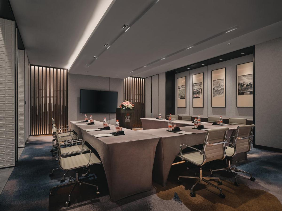 Hualuxe Kunshan Huaqiao By Ihg - F1 Racing Preferred Hotel Exteriör bild