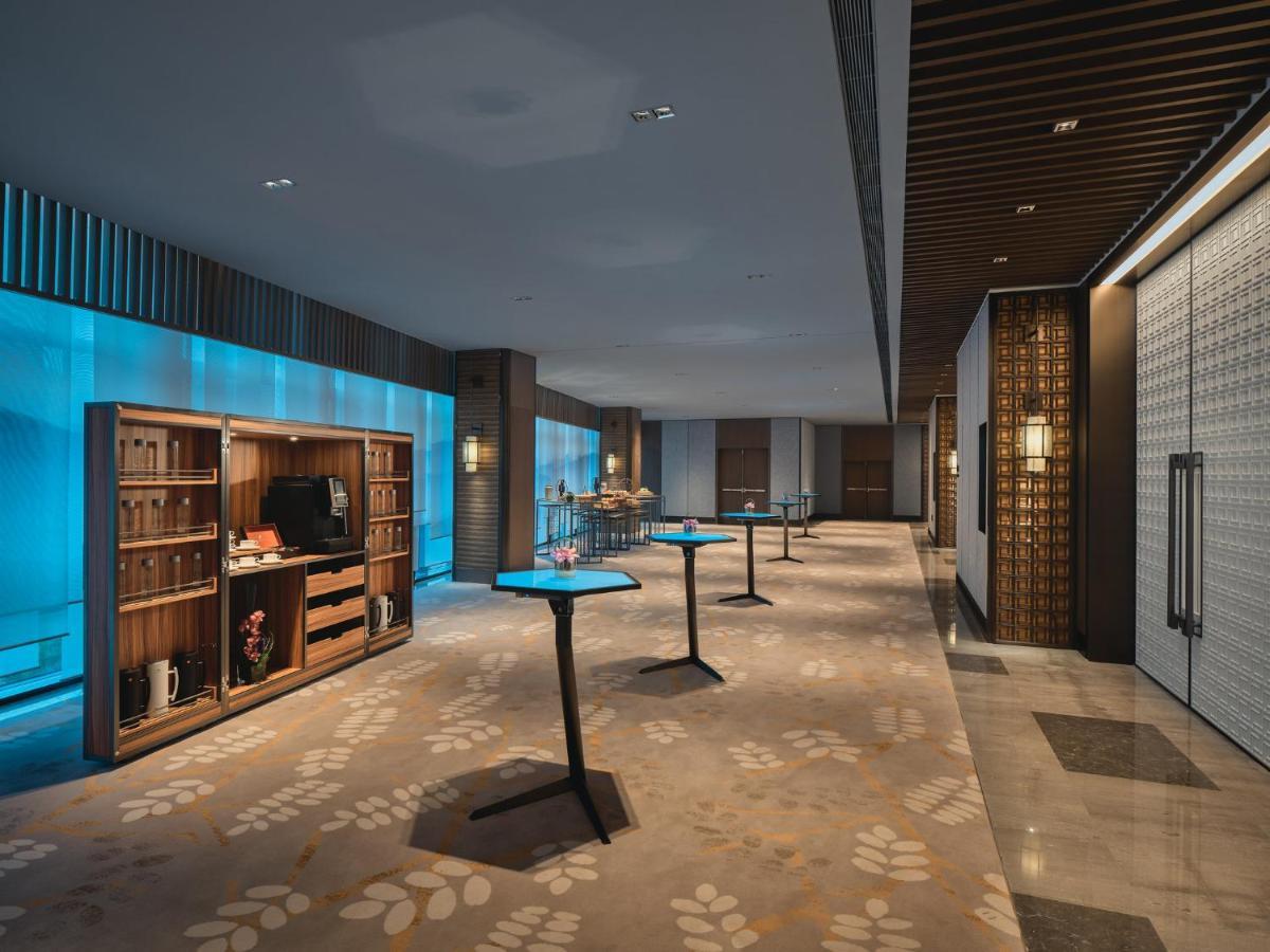 Hualuxe Kunshan Huaqiao By Ihg - F1 Racing Preferred Hotel Exteriör bild