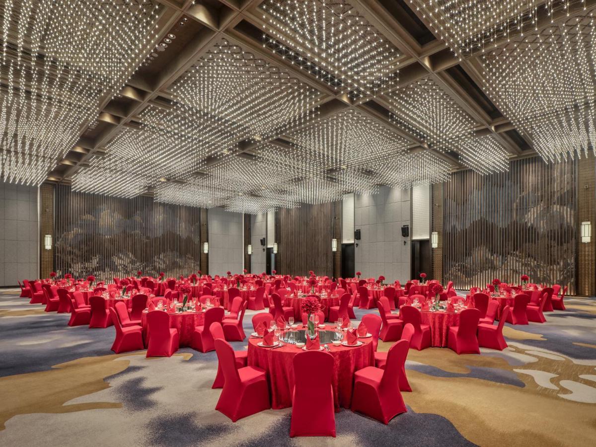 Hualuxe Kunshan Huaqiao By Ihg - F1 Racing Preferred Hotel Exteriör bild