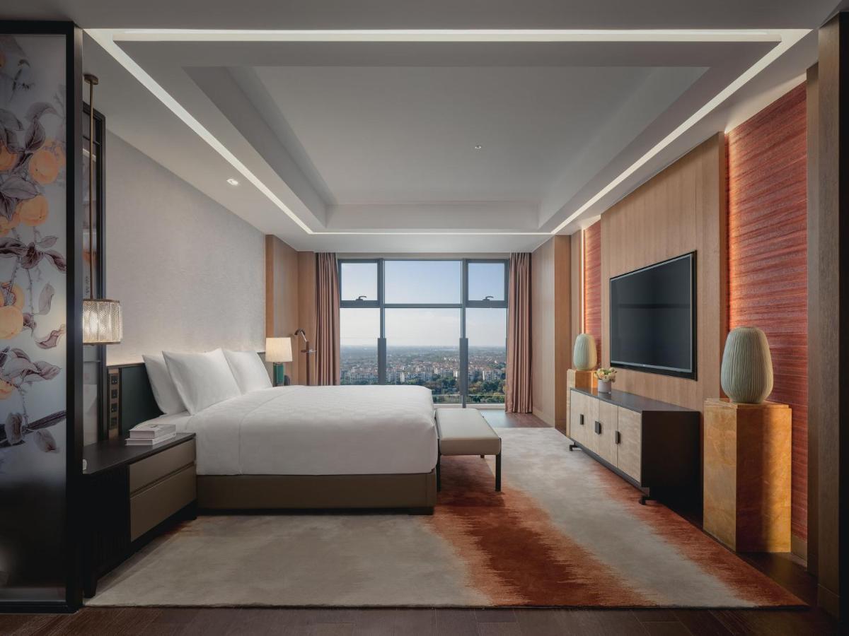 Hualuxe Kunshan Huaqiao By Ihg - F1 Racing Preferred Hotel Exteriör bild