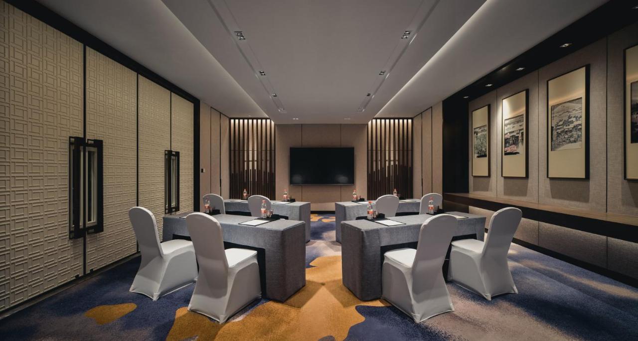 Hualuxe Kunshan Huaqiao By Ihg - F1 Racing Preferred Hotel Exteriör bild