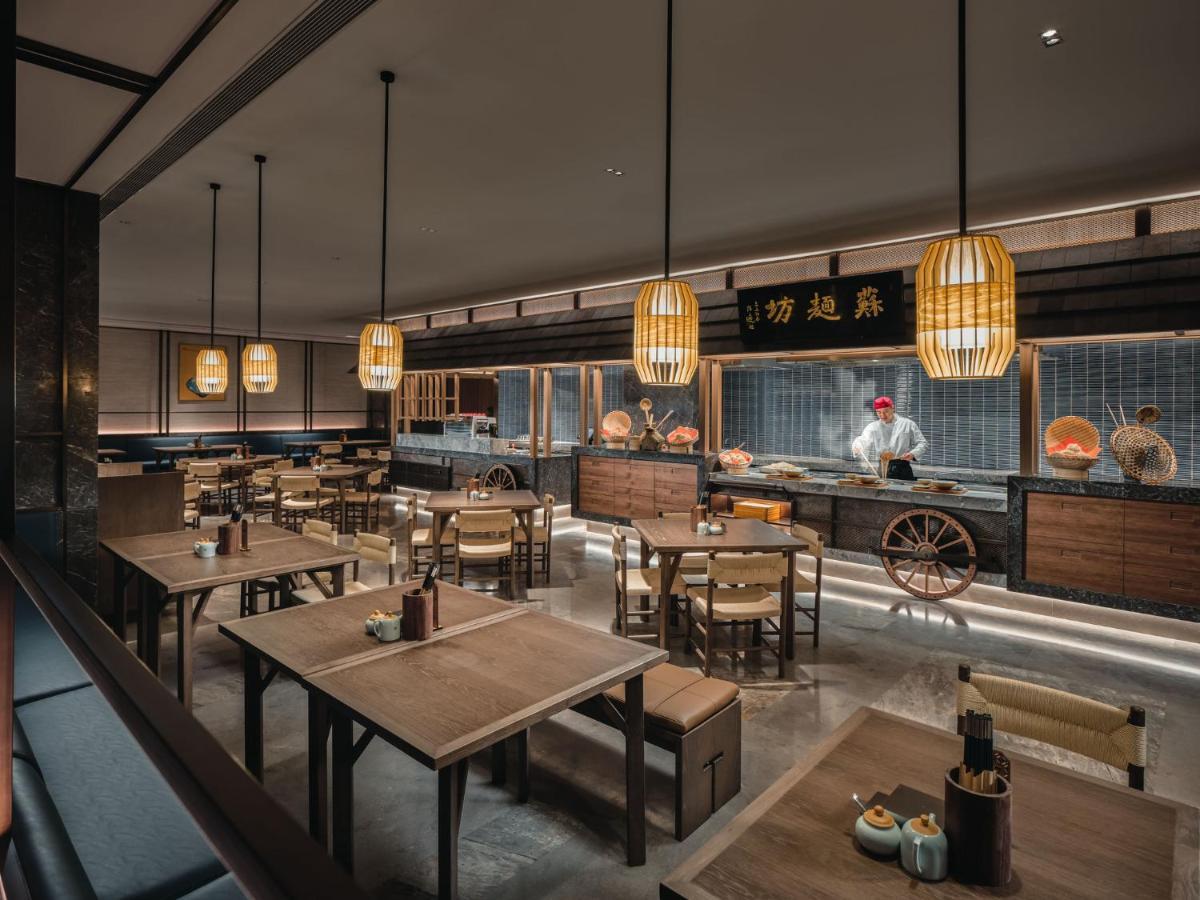 Hualuxe Kunshan Huaqiao By Ihg - F1 Racing Preferred Hotel Exteriör bild