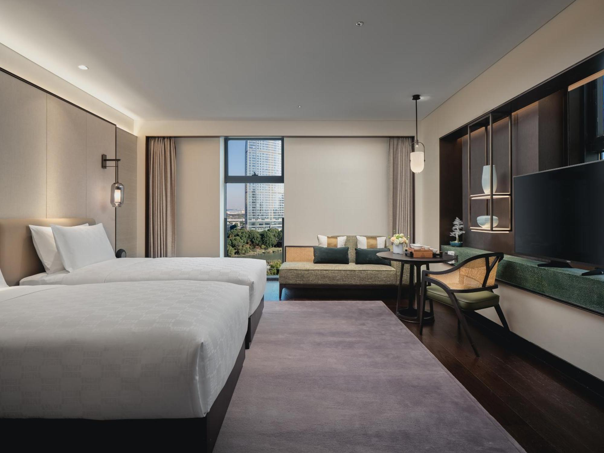 Hualuxe Kunshan Huaqiao By Ihg - F1 Racing Preferred Hotel Exteriör bild